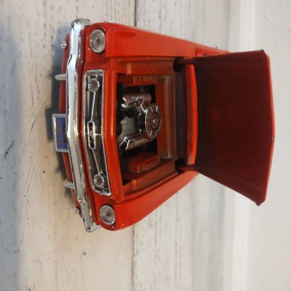 FORD MUSTANG RED COUPE 1:18 RF.8122 1 OF 2500 SPECIAL REISSUE 2003 MIRA SOLIDO